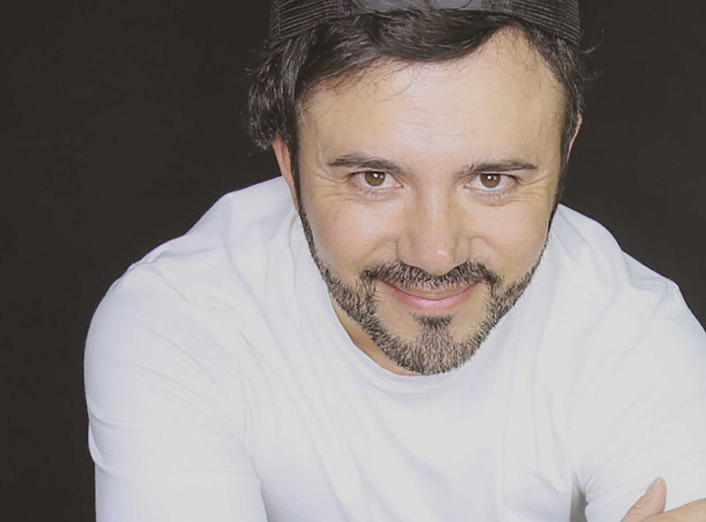 Carlos-Law-en-vivo-en-línea-y-gratis-en-Convención-Expo Compositores