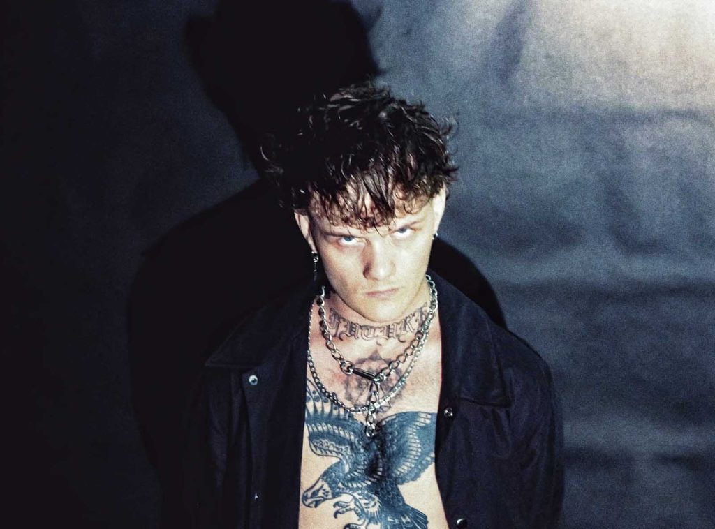 STRANGE-BONES-firma-con-sello-y-lanzan-MENACE