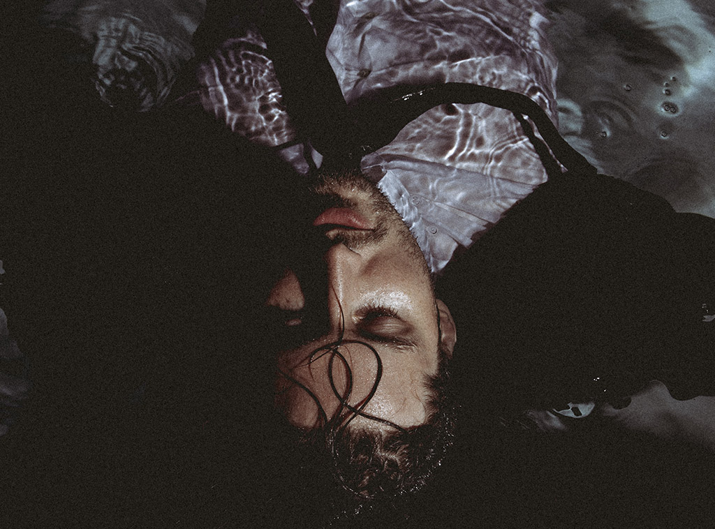 Dean Lewis estrena su nuevo sencillo Falling Up portada pop
