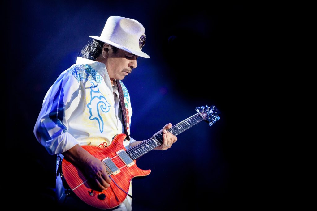 Carlos Santana lanza su tan esperado álbum “Blessings and Miracles”