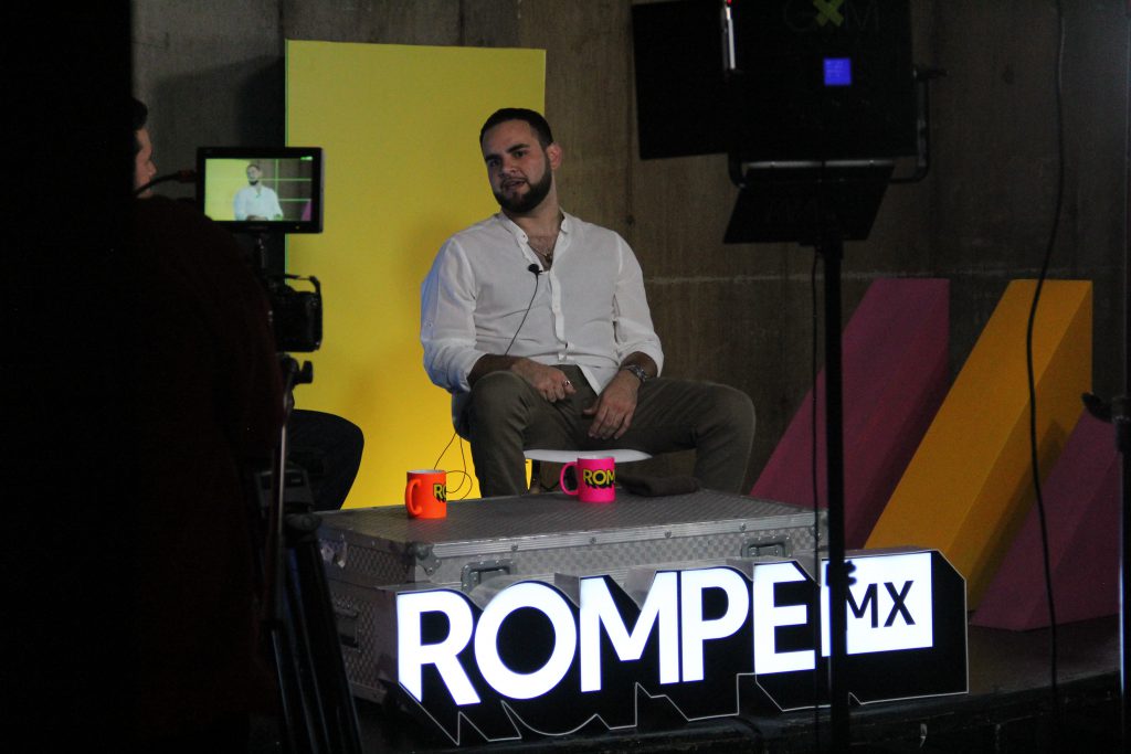El bolero reggaeton pop de Taylor Díaz se apodera de RompeMX