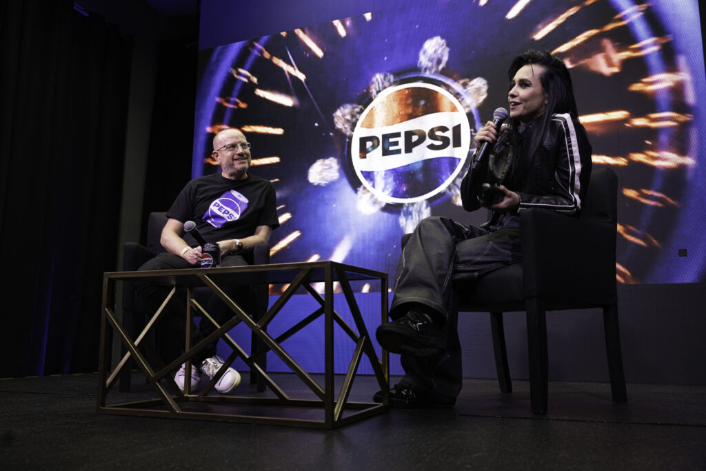 Pepsi Black y Mariana Bo presentan lata de edición especial